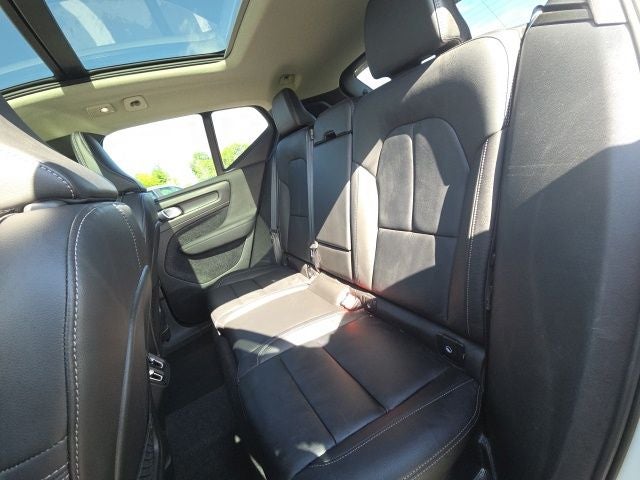 2023 Volvo XC40 B5 Plus Bright Theme