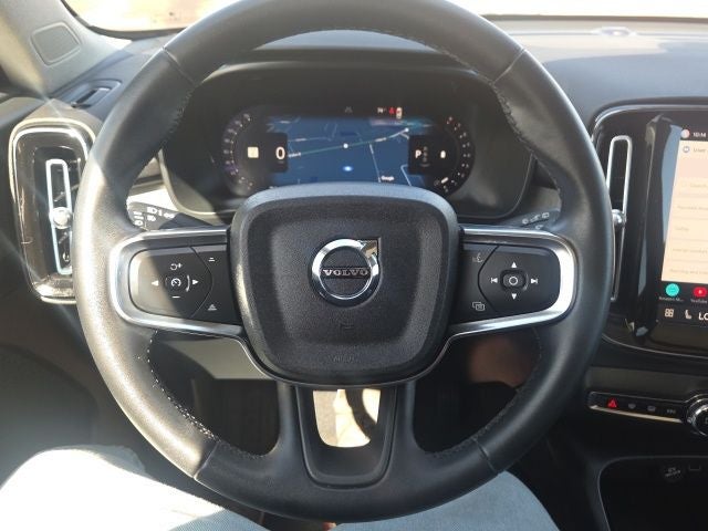 2023 Volvo XC40 B5 Plus Bright Theme